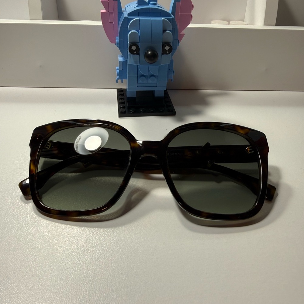 Brand New Fendi Luxury Sunglasses FE40186I Tortoise….